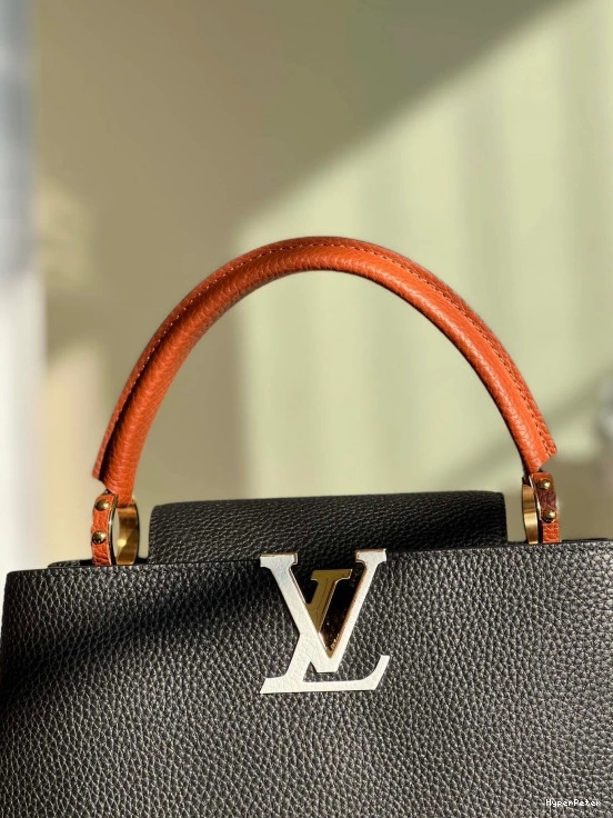MM LOUIS VUITTON CAPUCINES 0813